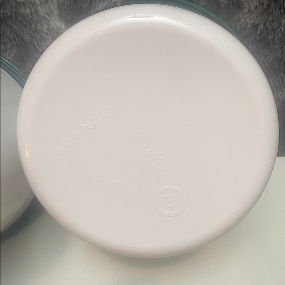 NIB Tupperware one touch Green and White Containers - Picture 9 of 16